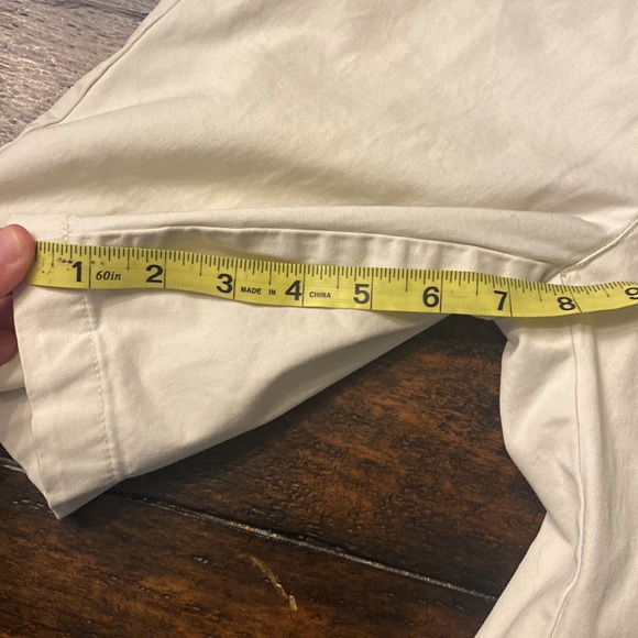 Vineyard vines khaki shorts size 12 - Picture 5 of 7